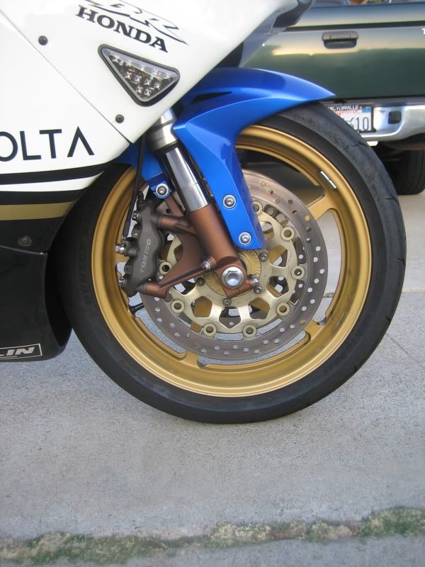 Custom 1998 Honda CBR900RR with Single Sided Swingarm ...