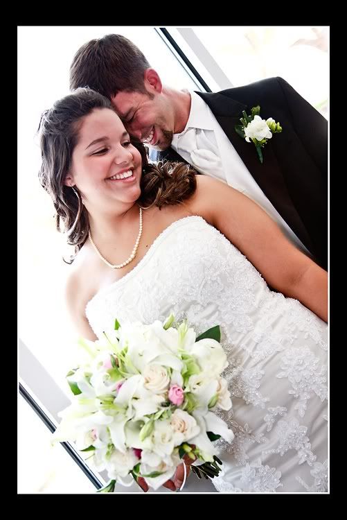 IMAGE: http://i90.photobucket.com/albums/k254/kathypatterson/britt_n_daniel/Britt-n-Daniel-Wedding-179-of-489.jpg