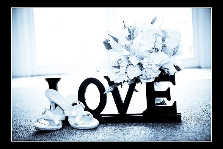 IMAGE: http://i90.photobucket.com/albums/k254/kathypatterson/britt_n_daniel/Britt-n-Daniel-Wedding-185-of-489.jpg