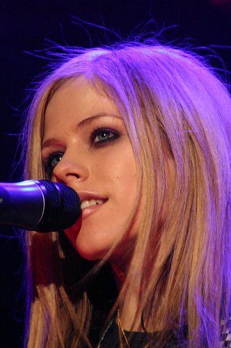 Slipped Away (Encore Solo). The Band: Avril Lavigne Guitars, Piano, Vocals