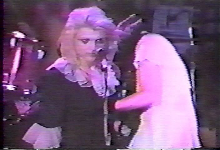 Hole - 1990-10-10, Club Lingerie, Hollywood, CA - PRO DVD preview 24