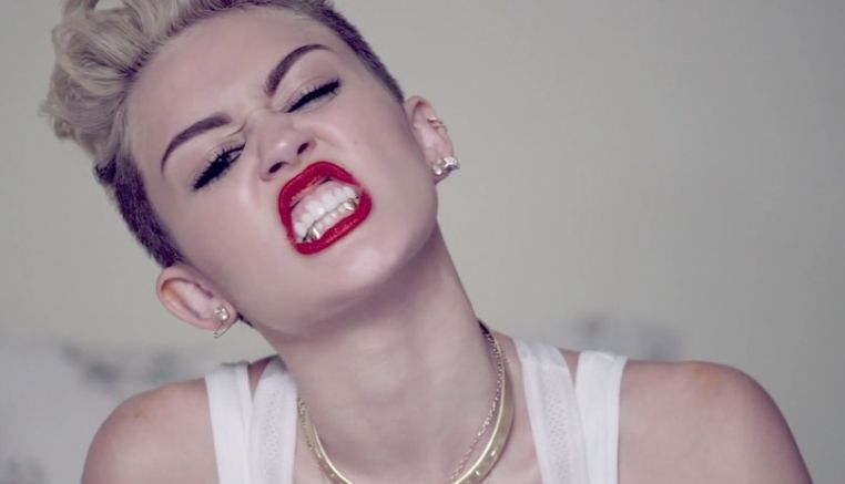 Miley Cyrus - We Can't Stop [LPCM VOB] preview 6