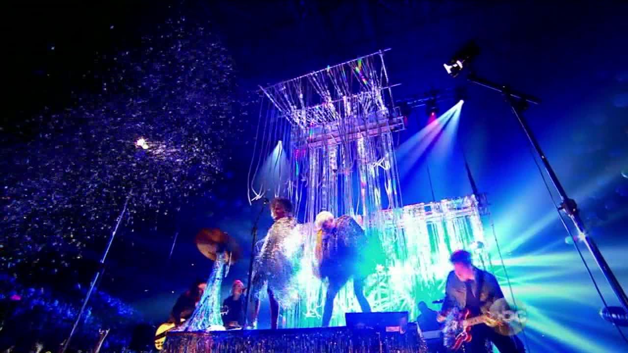 Miley Cyrus [ft The Flaming Lips] - 2014 Billboard Music Awards - HDTV MPEG-2 - LSD preview 5