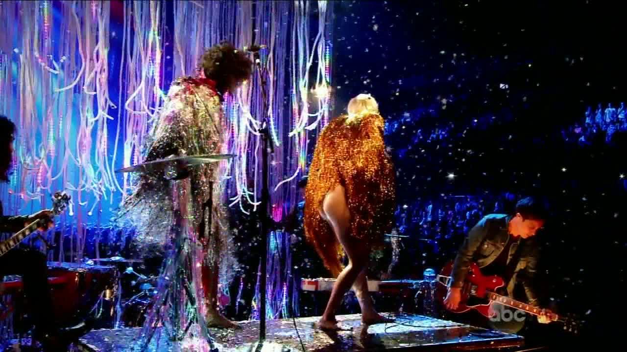 Miley Cyrus [ft The Flaming Lips] - 2014 Billboard Music Awards - HDTV MPEG-2 - LSD preview 10