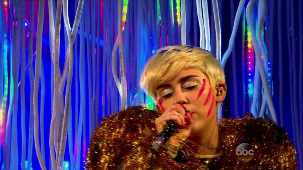 Miley Cyrus [ft The Flaming Lips] - 2014 Billboard Music Awards - HDTV MPEG-2 - LSD preview 24