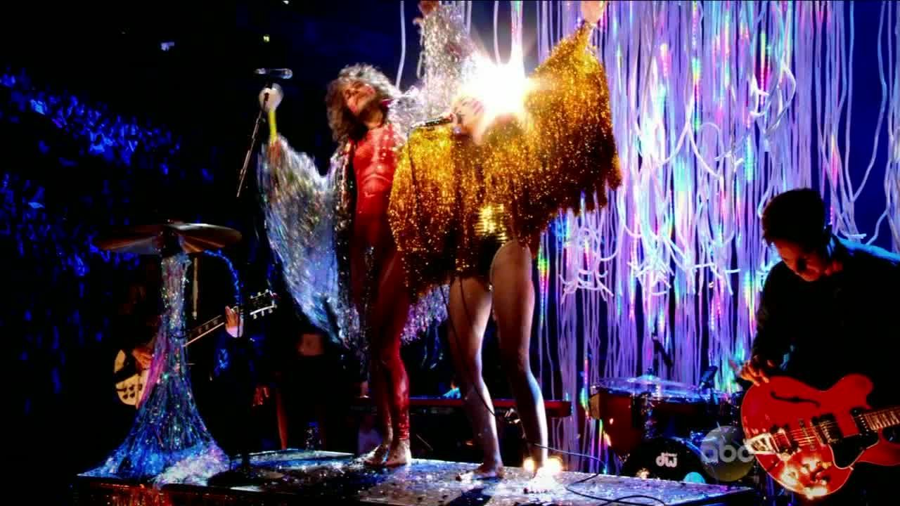 Miley Cyrus [ft The Flaming Lips] - 2014 Billboard Music Awards - HDTV MPEG-2 - LSD preview 13