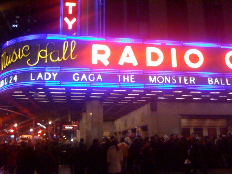 th_radio-city-music-hall-gaga.jpg