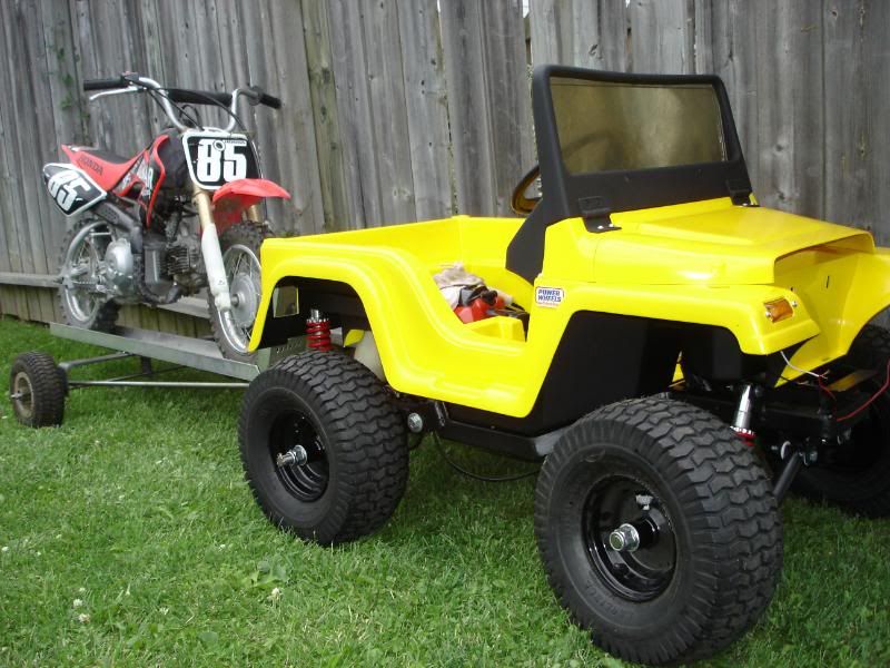 Gas power wheels jeep