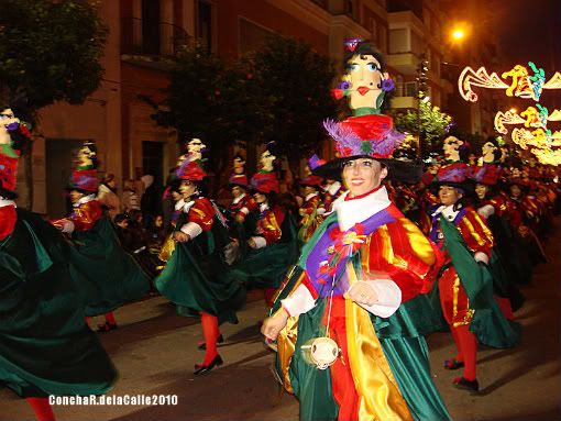 Domingo del Carnaval en Badajoz. Desfile de Comparsas