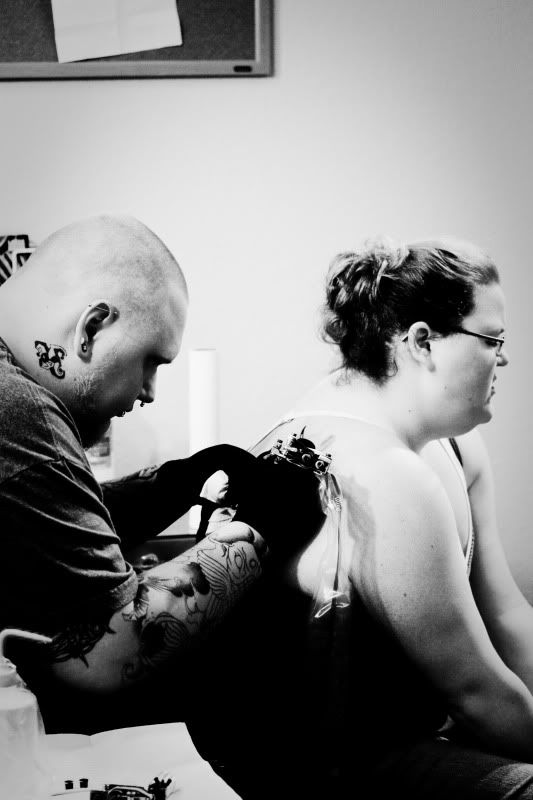 IMAGE: http://i90.photobucket.com/albums/k259/miss-pix/Frankie/Tattoo/FirstTattoo-10.jpg