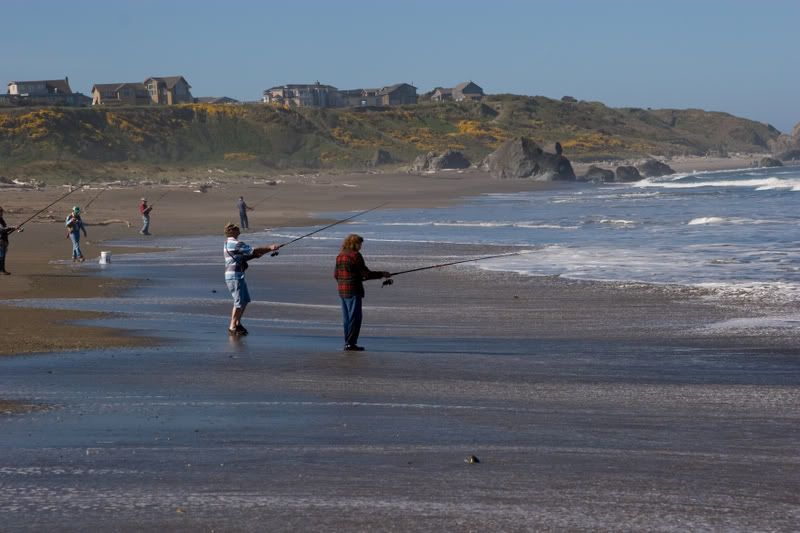 IMAGE: http://i90.photobucket.com/albums/k259/miss-pix/Oregon%20Beaches/Bandon/0805_Surffishing011.jpg