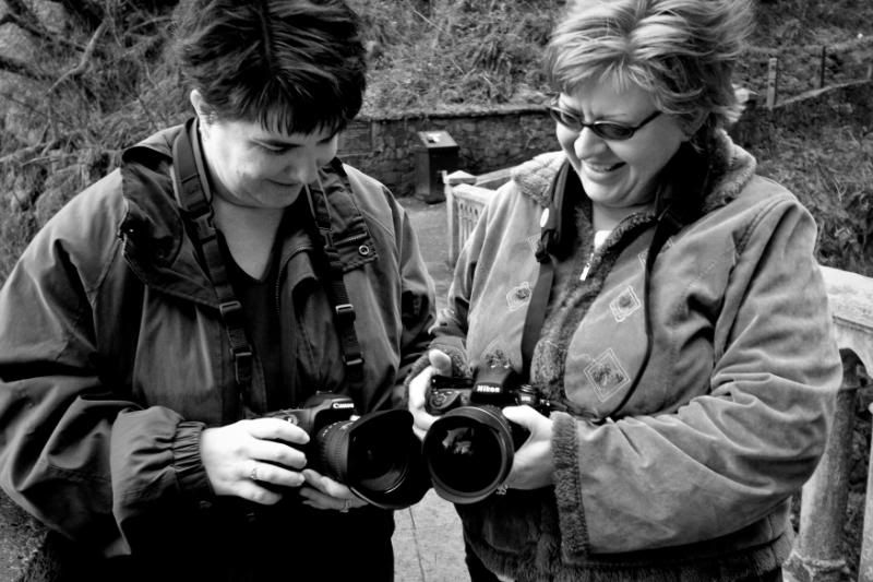 IMAGE: http://i90.photobucket.com/albums/k259/miss-pix/People/Cat%20and%20Lisa%20visit/TPBMvisit-7227.jpg