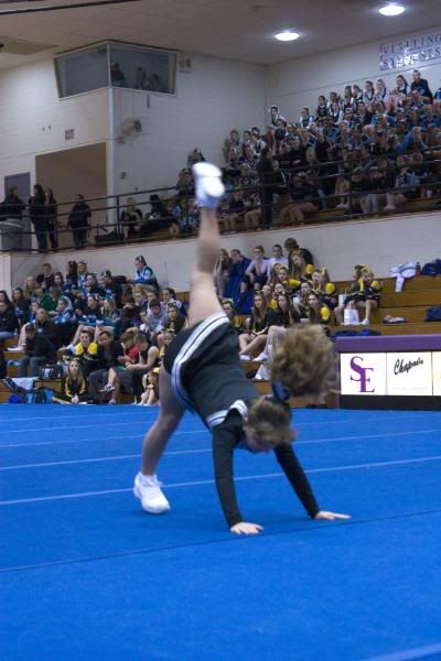 IMAGE: http://i90.photobucket.com/albums/k259/miss-pix/People/Elizabeth/EugeneCompetition-6890.jpg