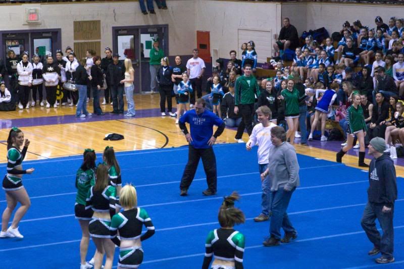 IMAGE: http://i90.photobucket.com/albums/k259/miss-pix/People/Elizabeth/EugeneCompetition-6979.jpg