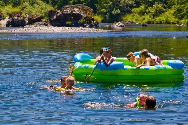 IMAGE: http://i90.photobucket.com/albums/k259/miss-pix/Places/Boomer%20Hill%202009/BoomerHill-0202.jpg