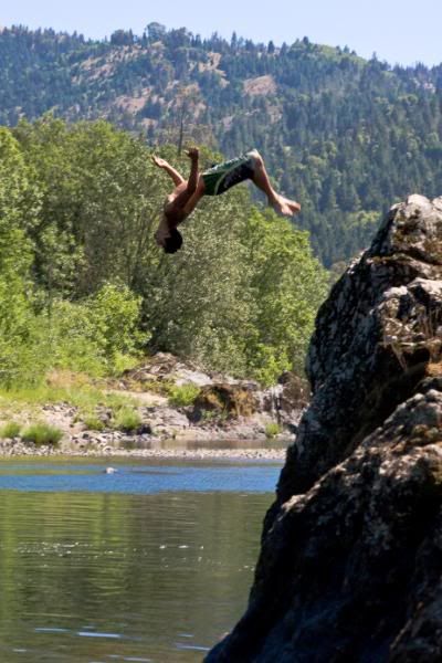 IMAGE: http://i90.photobucket.com/albums/k259/miss-pix/Places/Boomer%20Hill%202009/BoomerHill-0260.jpg