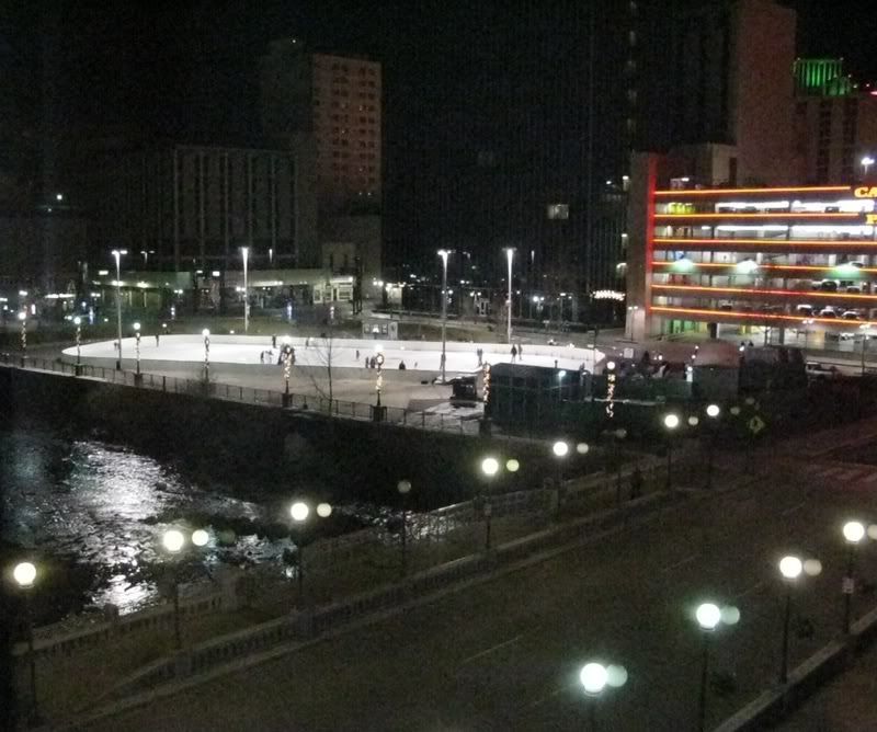 IMAGE: http://i90.photobucket.com/albums/k259/miss-pix/Places/Reno%202008/IMG_0117.jpg