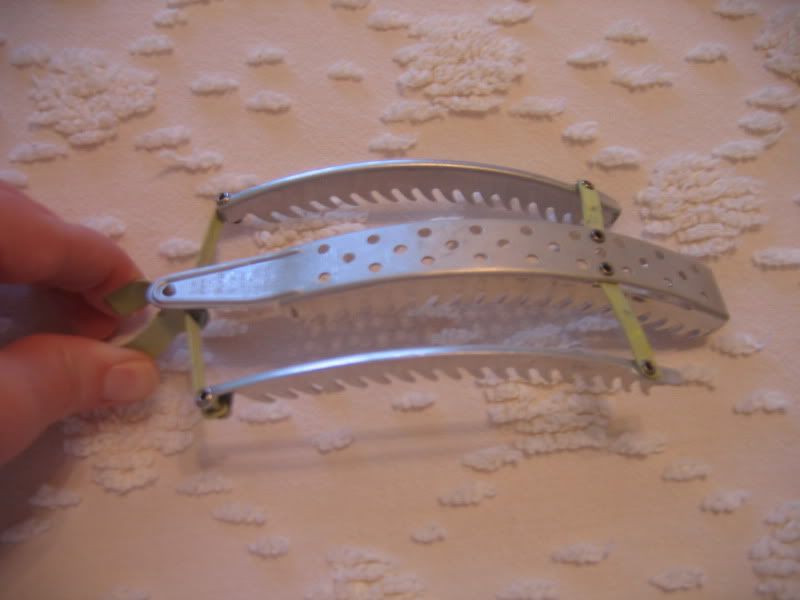 finger wave clips. of the wave clamps