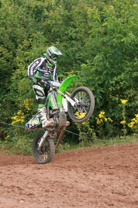 IMAGE: http://i90.photobucket.com/albums/k264/daddy_mac_2006/Tatenhill%20Motor-X%20-%2003-08-08/IMG_1182.jpg