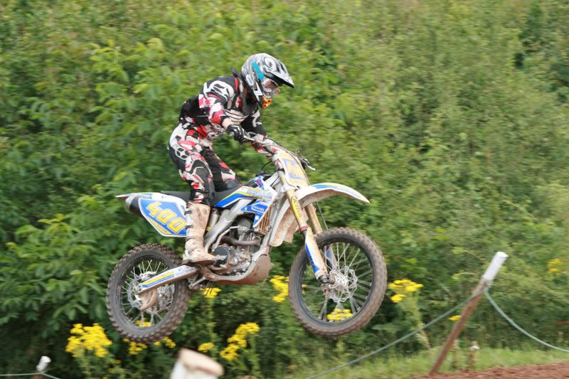 IMAGE: http://i90.photobucket.com/albums/k264/daddy_mac_2006/Tatenhill%20Motor-X%20-%2003-08-08/IMG_1188.jpg