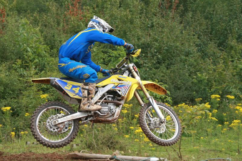 IMAGE: http://i90.photobucket.com/albums/k264/daddy_mac_2006/Tatenhill%20Motor-X%20-%2003-08-08/IMG_1196.jpg