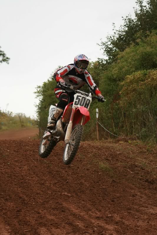 IMAGE: http://i90.photobucket.com/albums/k264/daddy_mac_2006/Tatenhill%20Motor-X%20-%2003-08-08/IMG_1303.jpg