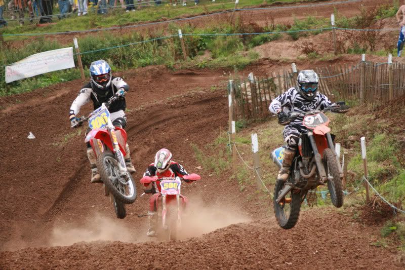 IMAGE: http://i90.photobucket.com/albums/k264/daddy_mac_2006/Tatenhill%20Motor-X%20-%2003-08-08/IMG_1339.jpg