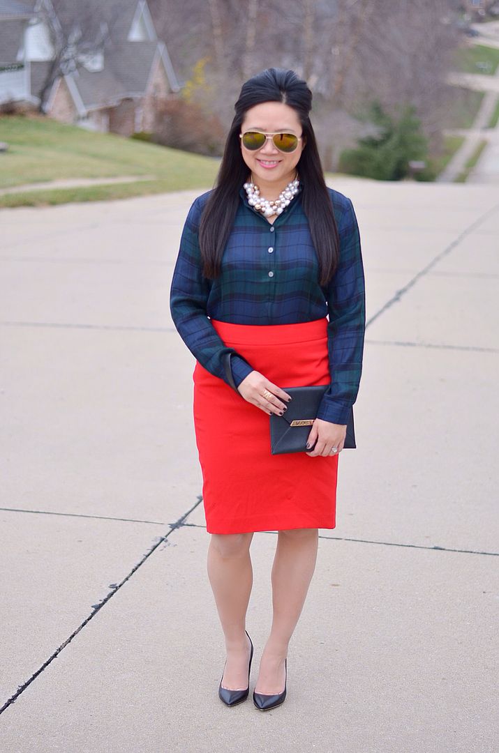 how to wear red, red pencil skirt, green plaid top