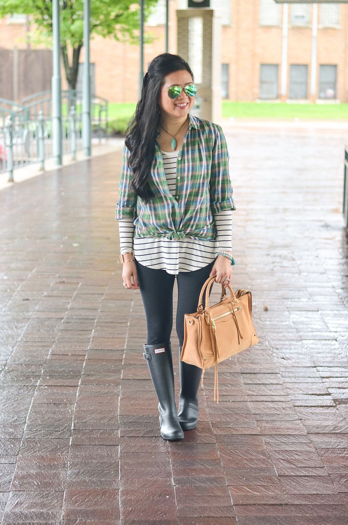 spring outfit with hunter boots