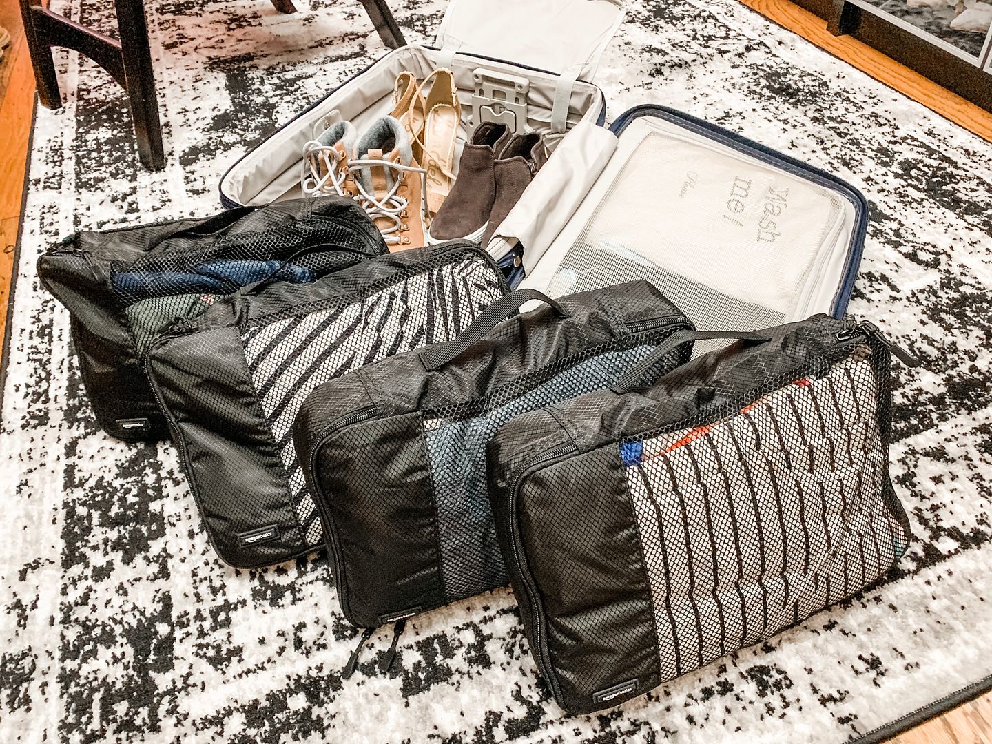 Do packing cubes really save space?