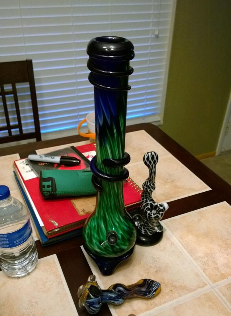 bongs_zps157b2bc1.jpg