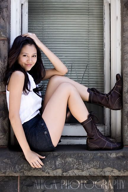 IMAGE: http://i90.photobucket.com/albums/k274/ahigaphoto/models/tommy3web.jpg