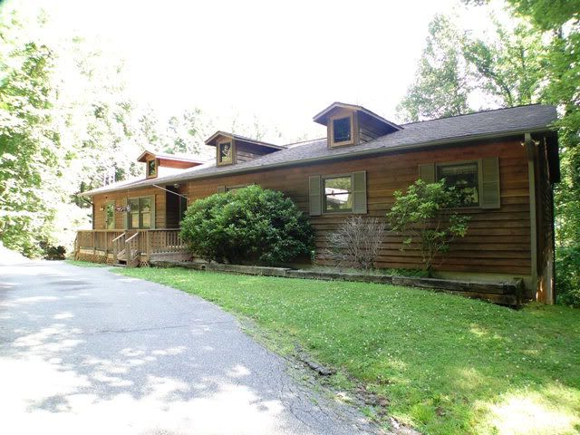 681 Penland Road Franklin NC, Franklin NC Real Estate, Beautiful cabin in the mountains!