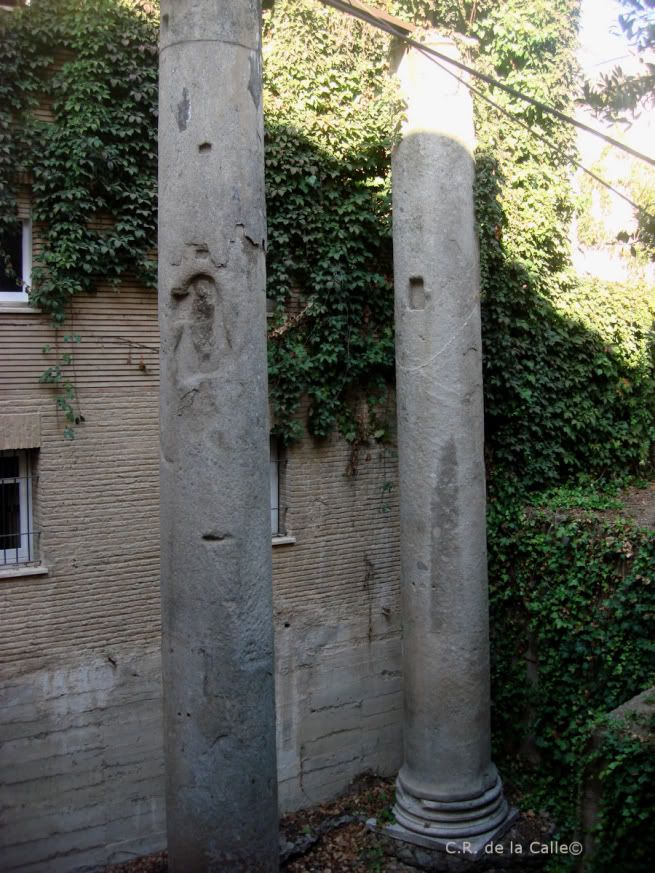 Sevilla-callemarmoles-Columnasromanas.jpg 
